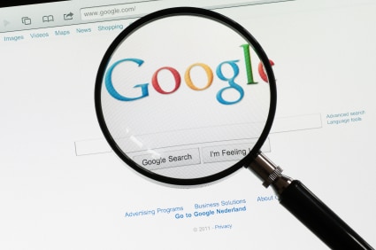 Lupa sobre la página de inicio de Google 