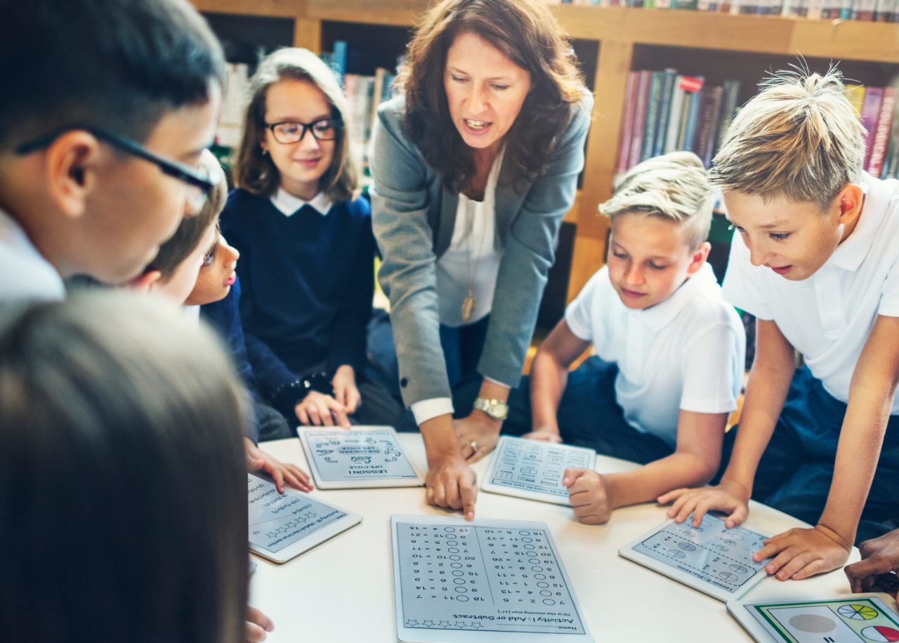Concepto de conocimiento de aprendizaje de bibliotecas
