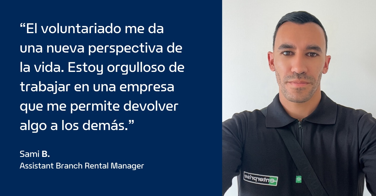 Un miembro del equipo de Enterprise Mobility realiza trabajo voluntario