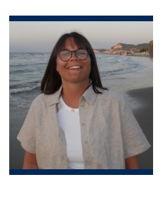 Lucy, Management Assistant en Enterprise Mobility, sonriendo.