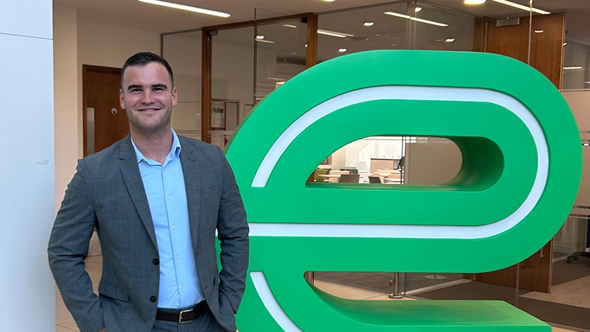 Integrante del equipo de Enterprise Mobility - Taylor - Gerente de sucursal