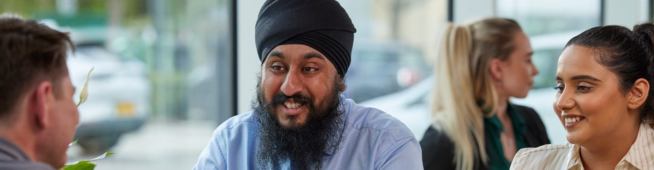 Integrante del equipo de Enterprise Mobility - Daljinder - Gerente de sucursal