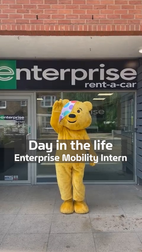 Imagen de vista previa del vídeo Un día en la vida de un becario de puestos de gestión de Enterprise Mobility. 
