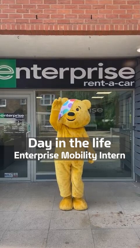 Imagen de vista previa del vídeo Un día en la vida de un becario de puestos de gestión de Enterprise Mobility. 
